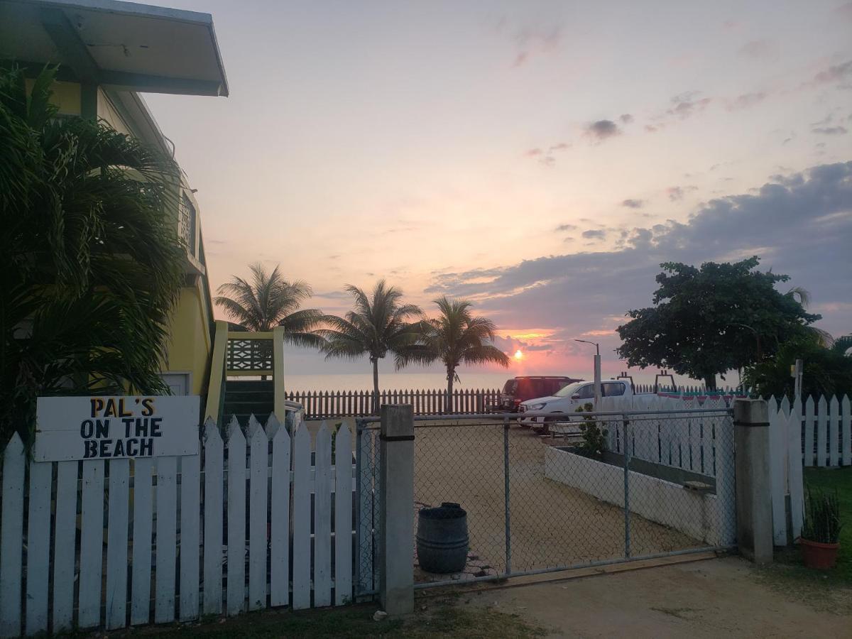 Pal'S On The Beach - Dangriga, Belize Ngoại thất bức ảnh